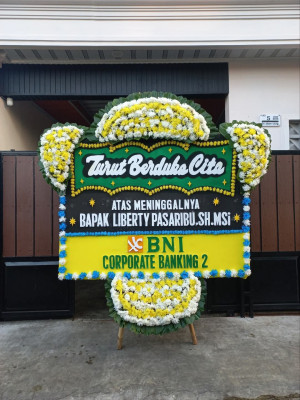 Papan Bunga Duka di Pamukan Barat