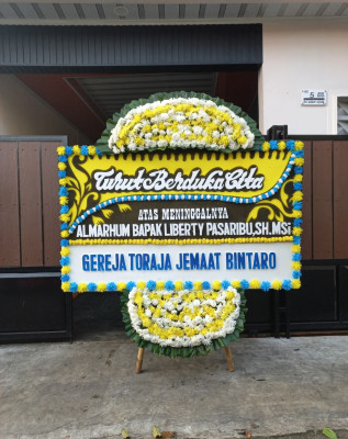 Papan Bunga Duka di Pamukan Barat