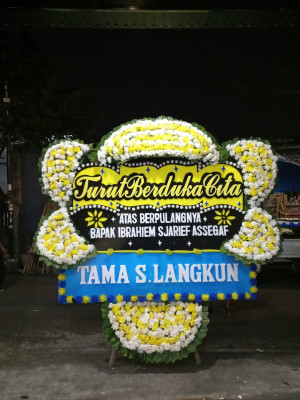 Papan Bunga Duka di Pamukan Barat
