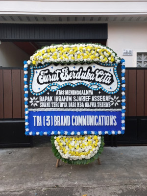 Papan Bunga Duka di Pamukan Barat